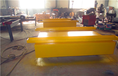 山東永磁除鐵器廠家供應(yīng) 山東永磁除鐵器廠家供應(yīng)