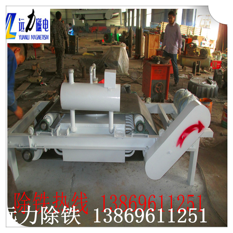 強(qiáng)迫油冷電磁除鐵器磁系是如何設(shè)計(jì)的,理念如何?遠(yuǎn)力技術(shù)部嚴(yán)格遵循六個安全設(shè)計(jì)理念進(jìn)行產(chǎn)品設(shè)計(jì),使遠(yuǎn)力生產(chǎn)的強(qiáng)迫油冷電磁除鐵器產(chǎn)品更安全,更耐用的保證. ?1.精心設(shè)計(jì)遠(yuǎn)力工程題歷時兩年,收集了一萬余組強(qiáng)迫油冷電磁除鐵器現(xiàn)場數(shù)據(jù)自行研制開發(fā)了第一個三維立體磁場計(jì)算模型.可根據(jù)用戶現(xiàn)場的實(shí)際工況進(jìn)行快速精確設(shè)計(jì). 2.為保證用戶現(xiàn)場的使用安全,我公司所有電磁的的吸力均按熱態(tài)2.5位的安全系數(shù)進(jìn)行設(shè)計(jì)和制造.