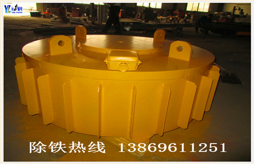 濰坊遠力磁電的技術人員介紹,出現(xiàn)這種情況要從二極管.保險絲等方面進行檢查和解決.檢查主回路接觸器是否損壞,控制回路保險是否損壞.檢查整流二極管是否完好,用萬用表依次測量每個二極管正.反向電阻,進行比較分析,判斷二極管是否完好.檢查保險是否燒毀,保險并聯(lián)斷路器是否工作.檢查除鐵器是否在工作位.如果以上3種方案還是不能處理勵磁問題的話,建議找專業(yè)的維修人員來檢修,如果在維修期內(nèi)的話可以通知廠家來維修