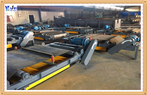 2.山東遠(yuǎn)力磁電高效永磁自卸式除鐵器創(chuàng)新的采用了不同寬度磁極組組合形式的設(shè)計(jì)方法,既保證了磁場的作用深度又保證了磁性礦物在筒體表面的充分翻轉(zhuǎn),可使該型高效永磁筒式永磁自卸式除鐵器磁場有效深度增加到120 mm,使設(shè)備的處理量顯著提高.  　　3.高效永磁自卸式除鐵器采用了先進(jìn)的槽體形式結(jié)構(gòu),可有效防止槽體沉礦,減少精礦夾雜從而起到提高精礦品位的目的.高效永磁自卸式除鐵器已在國內(nèi)外多個(gè)鐵礦選礦廠成功應(yīng)用,應(yīng)用實(shí)例表明,與同種規(guī)格的普通永磁自卸式除鐵器相比,處理效果更好.  　　4.我公司永磁自卸式除鐵器設(shè)備由最初的年銷量十幾臺(tái),發(fā)展至現(xiàn)如今的年銷量幾百臺(tái)臺(tái).銷量數(shù)據(jù)發(fā)生了質(zhì)的突變,變化中我們看到了山東遠(yuǎn)力磁電永磁自卸式除鐵器在當(dāng)下的重要性,在未來很長一段時(shí)間,磁選設(shè)備行業(yè)都將遍布遠(yuǎn)力磁電永磁自卸式除鐵器的身影.